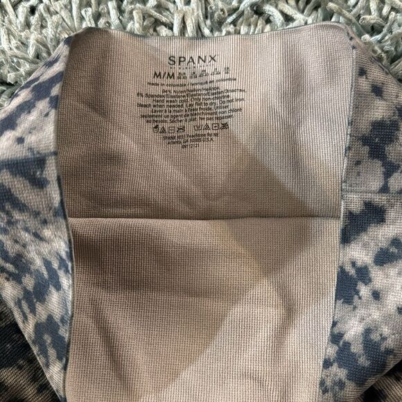 Spanx Look At Me Now Grey Tie Dye Leggings M - Picture 4 of 4